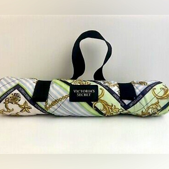 NWT Victoria's Secret 3 PC Tote, Cooler Tote & Rolled picnic Blanket With Handle - Picture 7 of 16